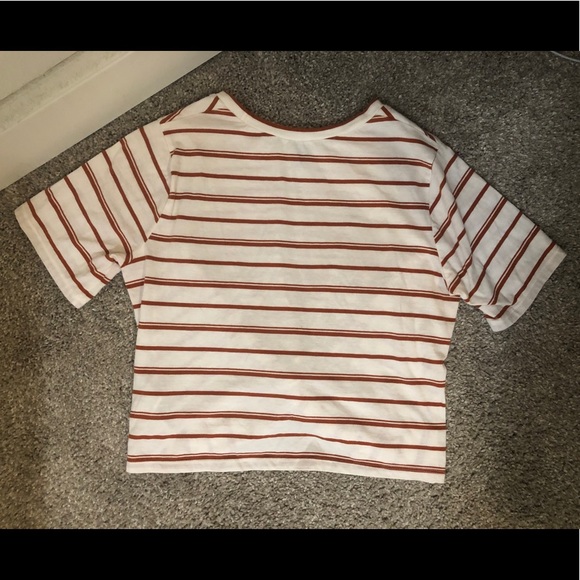 Forever 21 Crop Top. - Picture 2 of 5